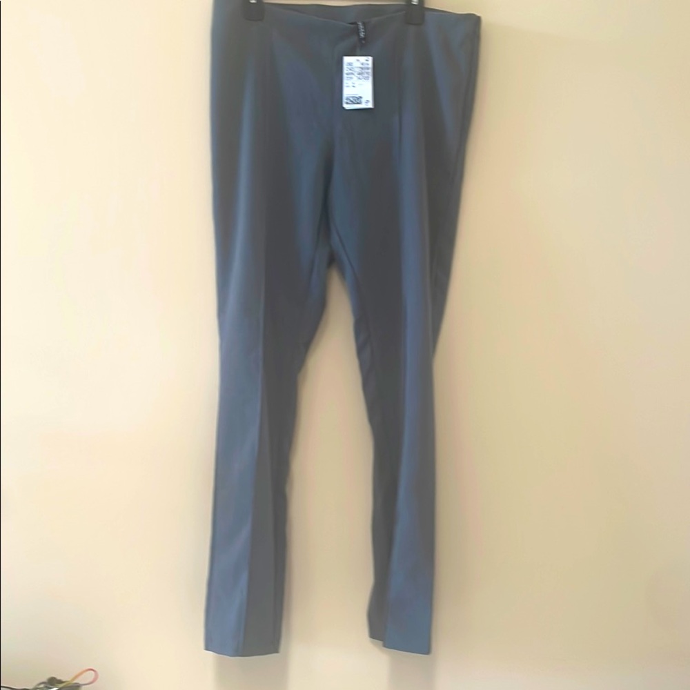 Women grey pans